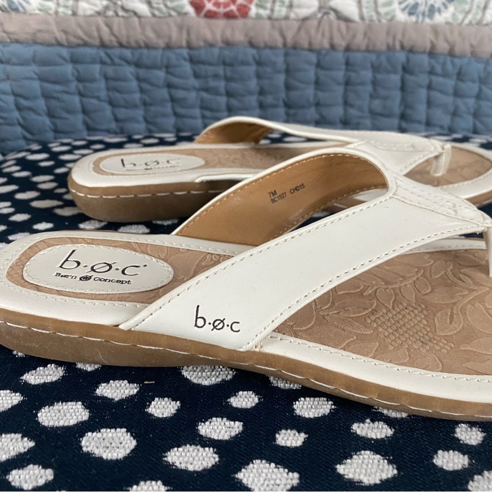 b.o.c. Women's Cream Sandals
